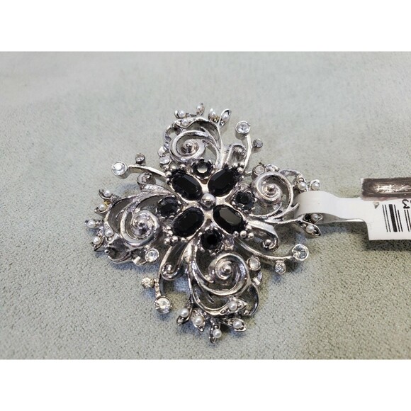 St. John 22k Goldplate Gold Tone Austrian Crystal Square Flourish Brooch Pin EUC - Picture 3 of 5